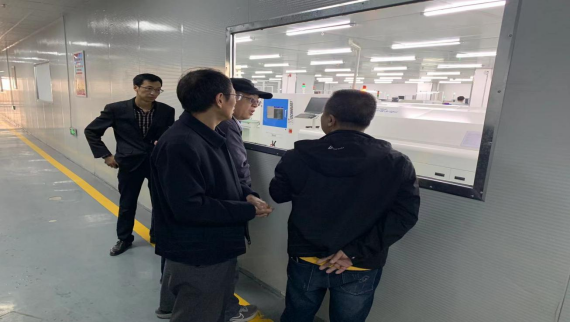 自治区工信厅总经济师田文国同志一行到开发区